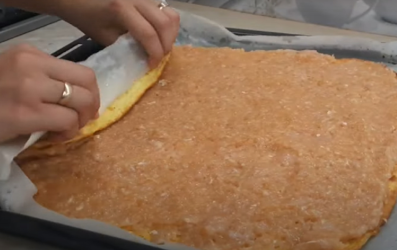 Яєчний рулет з курячим фаршем: рецепт нежирної страви для родини